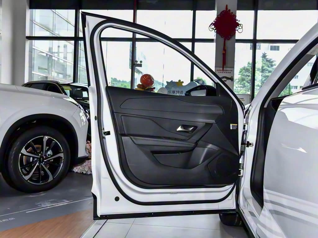 1400x1050_autohomecar__ChxkPWhxOMeAf23hABFsXKa53lk646