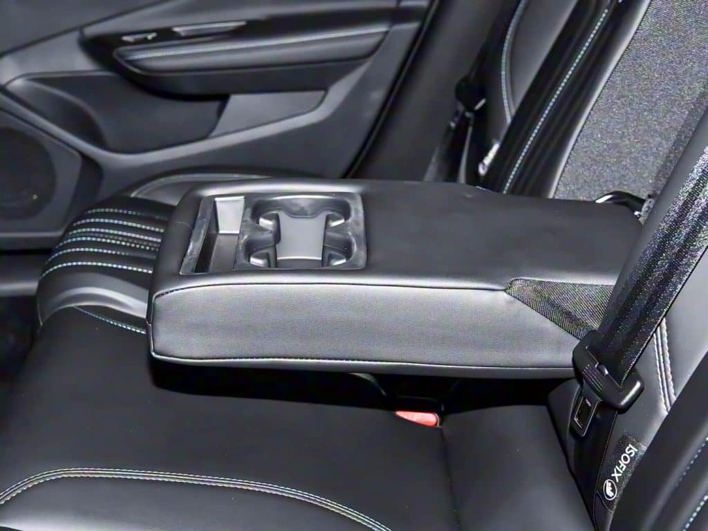 1400x1050_autohomecar__ChxkPWhxOMmAAJOaABW9eFW4d2c481