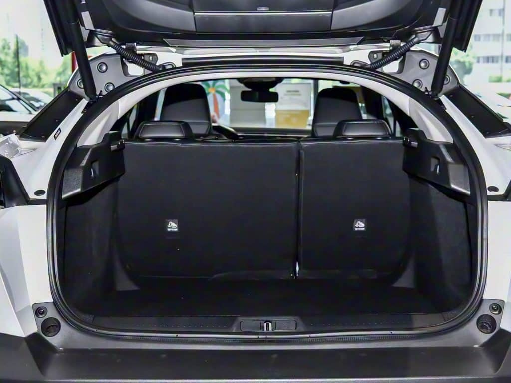 1400x1050_autohomecar__ChxkPWhxONeALxnuABEYvTlMK2A765