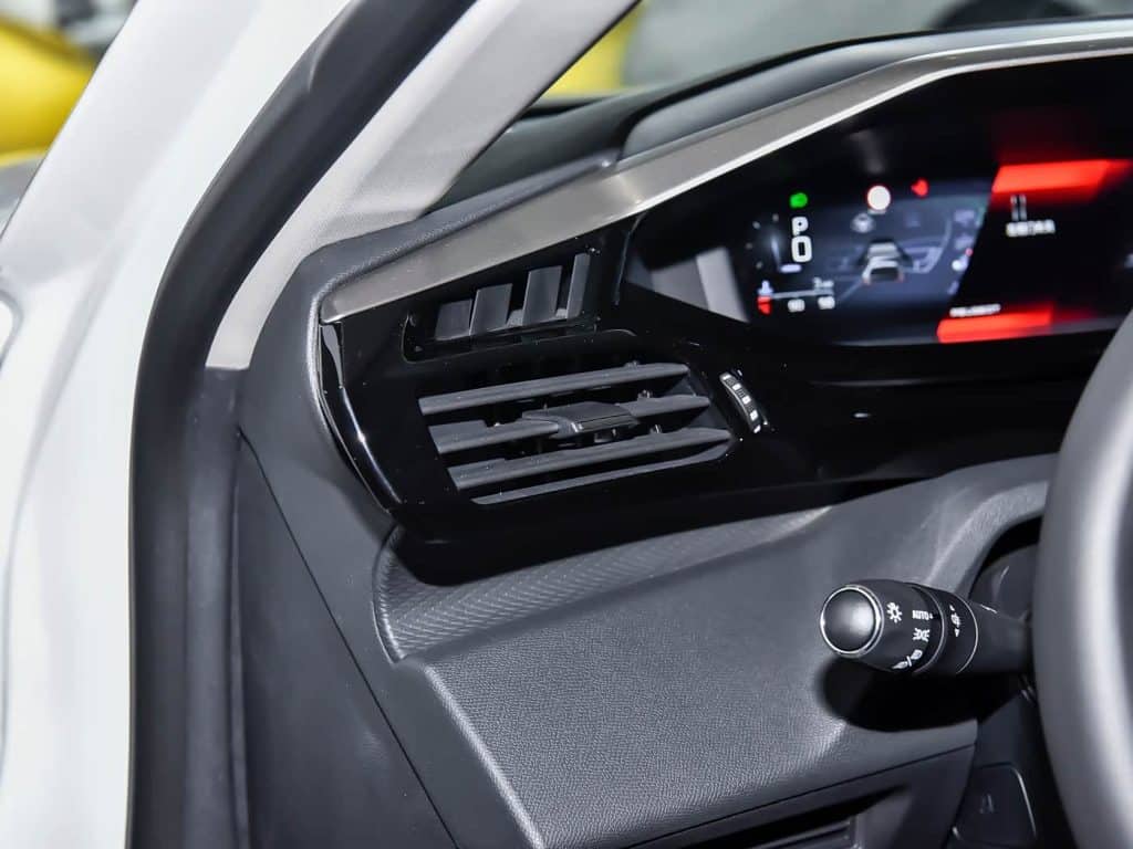 1400x1050_autohomecar__ChxkPmh4-Q6AX8dUABBsdrA9f9k627