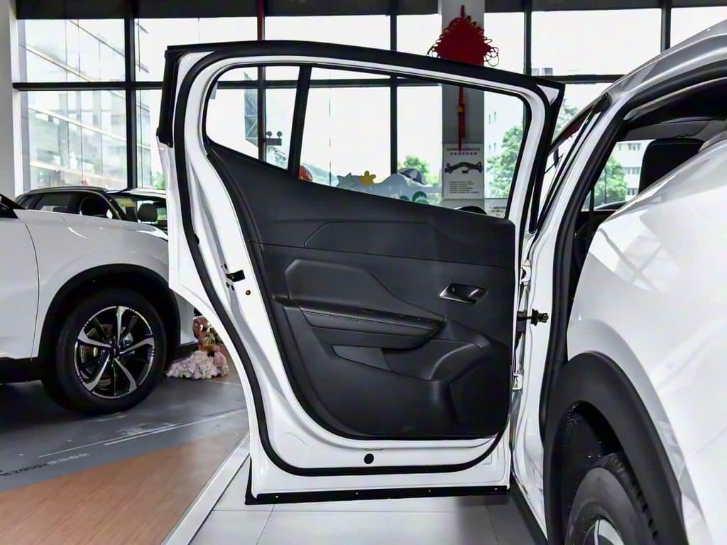 1400x1050_autohomecar__ChxkPmhxOMWAA2pmABDiTC0ZBuQ866