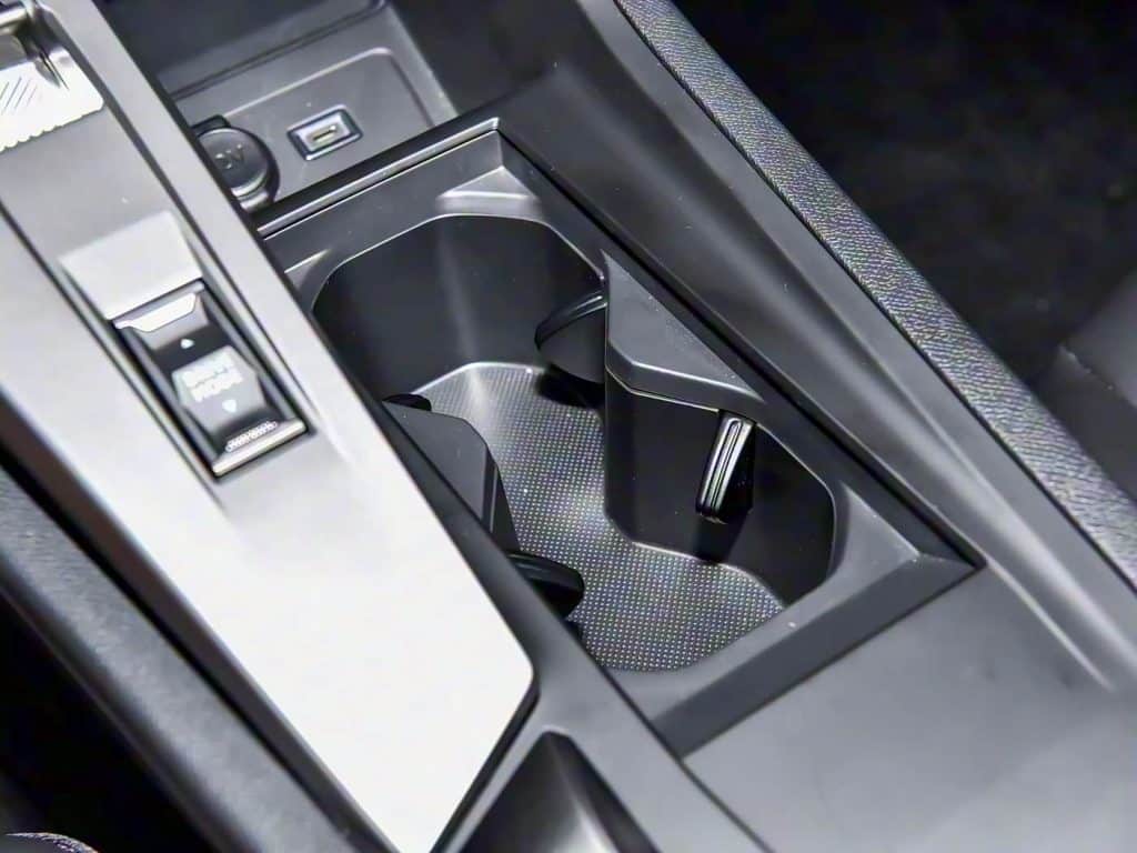 1400x1050_autohomecar__ChxoHmh4-HqAYDiFAA5f_Va-Rts660