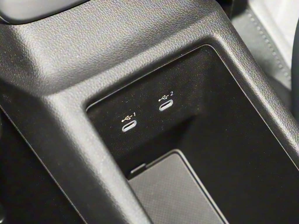 1400x1050_autohomecar__ChxpWGjOTf6AW80PAEizTrzV9qg262