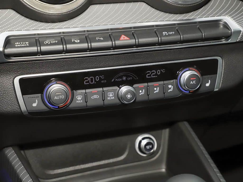 1400x1050_autohomecar__ChxpWGjOTfCAfsGjAFMs_W8J8aM504