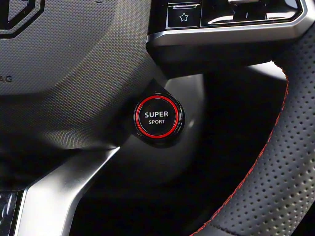 1400x1050_autohomecar__CjIFVGheXR6AZ4VmACaPWIW4lFg739