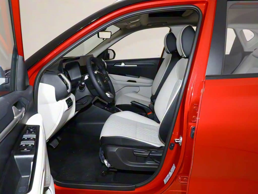 1400x1050_autohomecar__ChtlyGYwZ1uAVPxMAFYBdKY3t4Q261