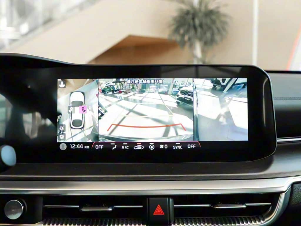 1400x1050_autohomecar__ChxkPWcqAE-AcpInAB9mFK_1kuU063