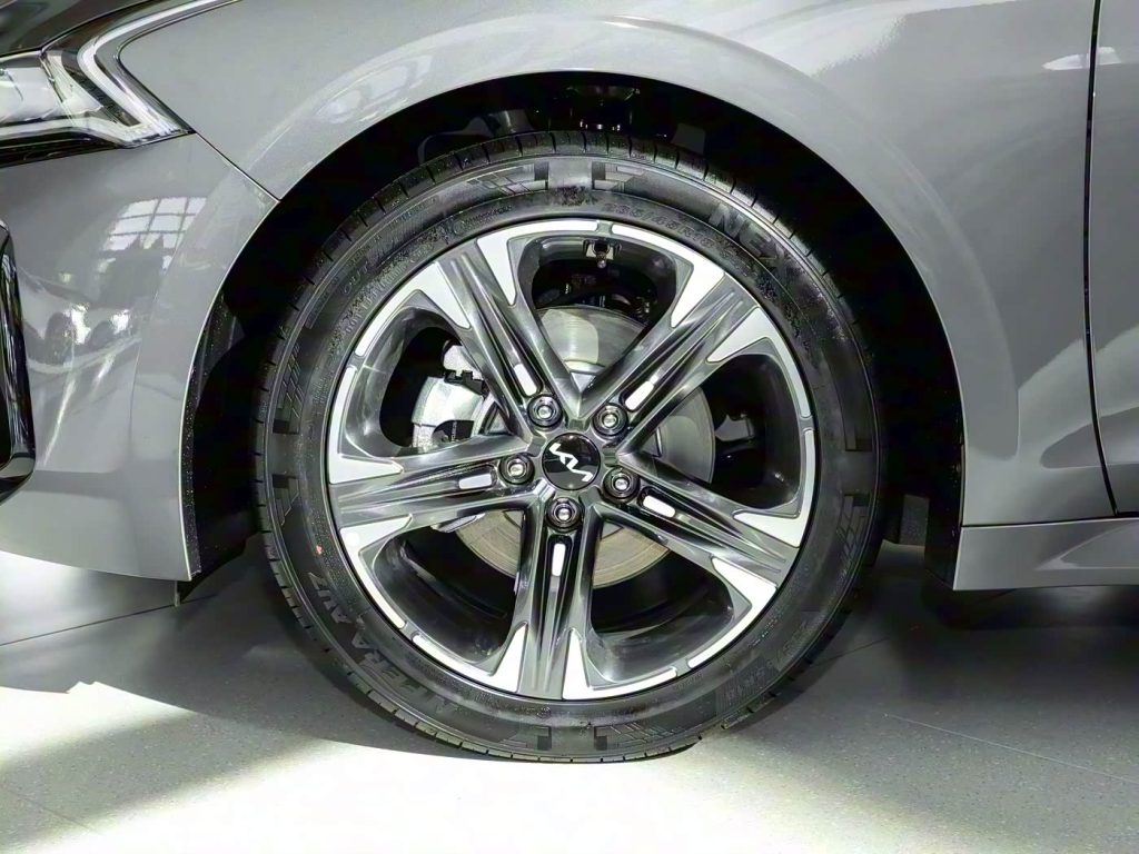 1400x1050_autohomecar__ChxkPWcqAMKAIIbZACshc2KIQz0238