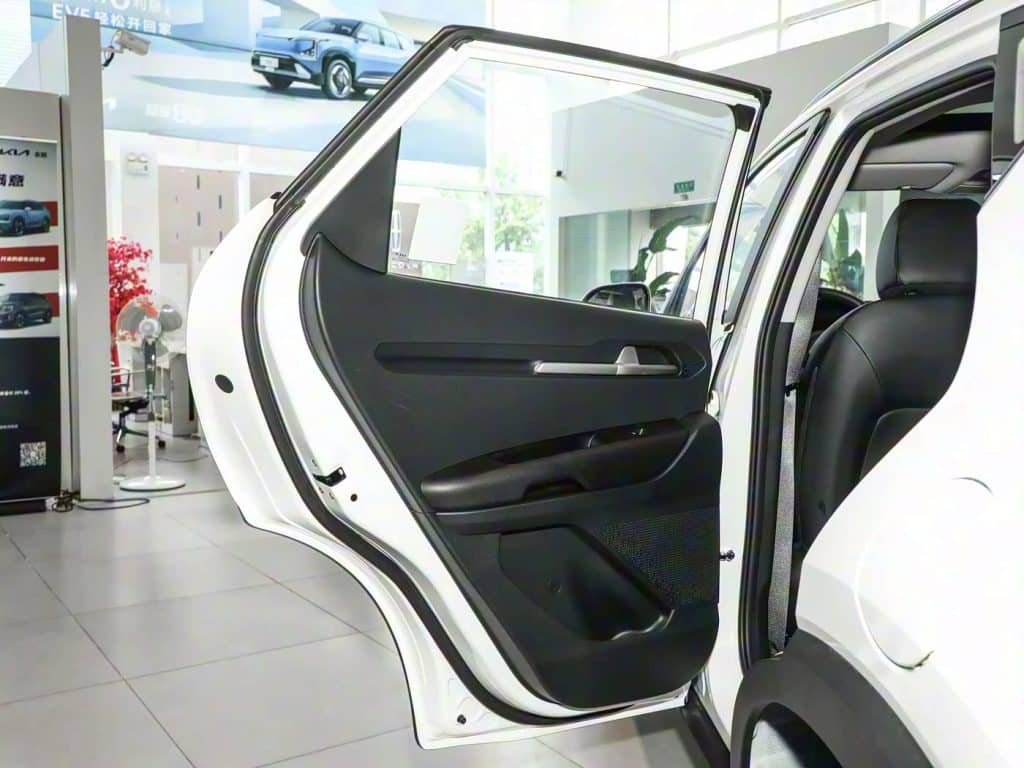 1400x1050_autohomecar__ChxkPmZsCoCAc6y4ABnxSGyLNsw295