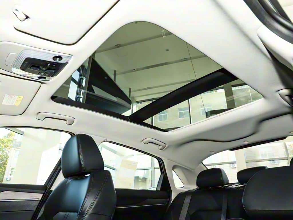 1400x1050_autohomecar__ChxkPmcqAGuAAti_ACZC4vrtngU977
