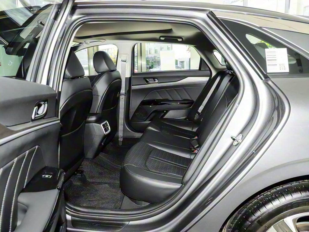 1400x1050_autohomecar__ChxkPmcqAHSAHgd1AC68dm5xFwQ586