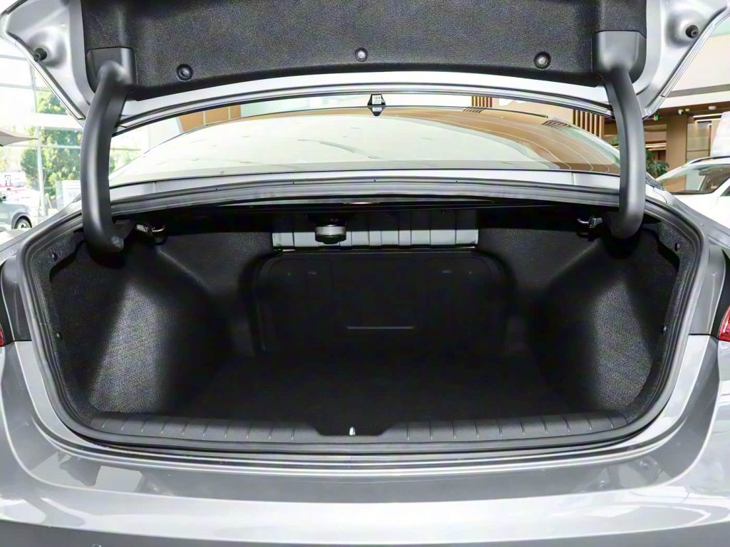 1400x1050_autohomecar__ChxkPmcqAIWAdKB5AC6MxIoed8c880