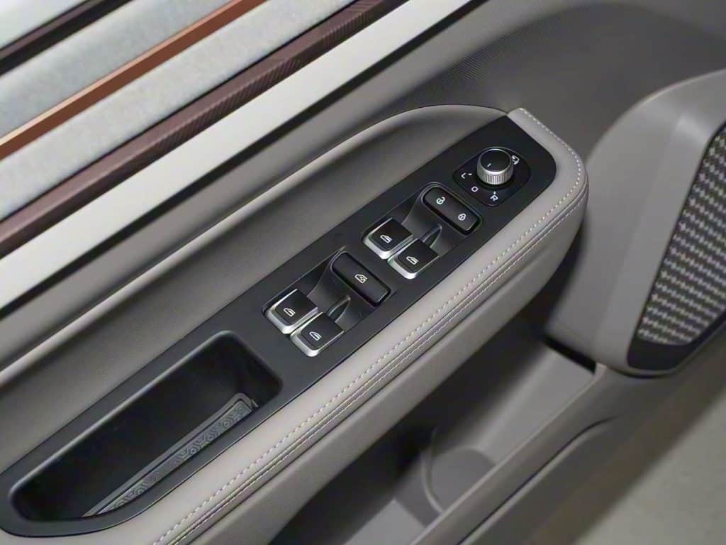 1400x1050_autohomecar__Chxky2hkuJqAVXxBAFG134yZyC4808