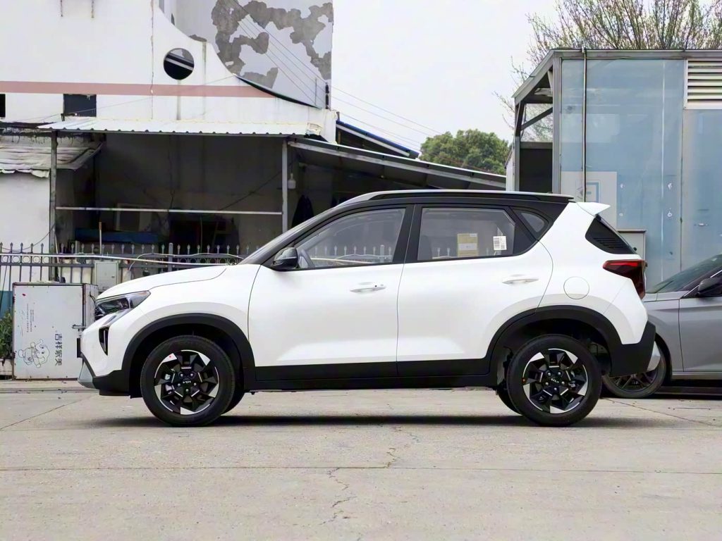 1400x1050_autohomecar__ChxoHWYREhyAU0hRADJA27JnKH8022