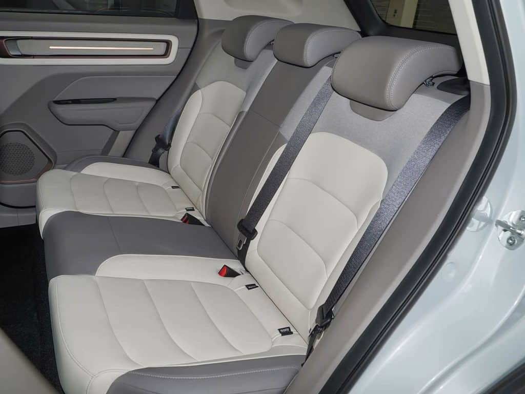1400x1050_autohomecar__ChxoHWhkuhCAb_POAEZ5grFaSas056