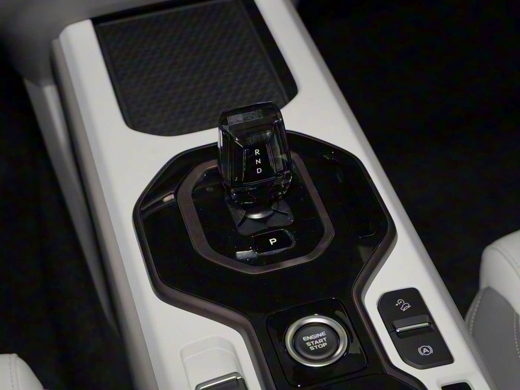 1400x1050_autohomecar__ChxoHmhksPiAf9P3AEtLABb7xe8821