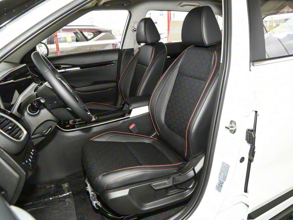 1400x1050_autohomecar__ChxpV2iQU2WAcqsVAB_yERwy8l0740