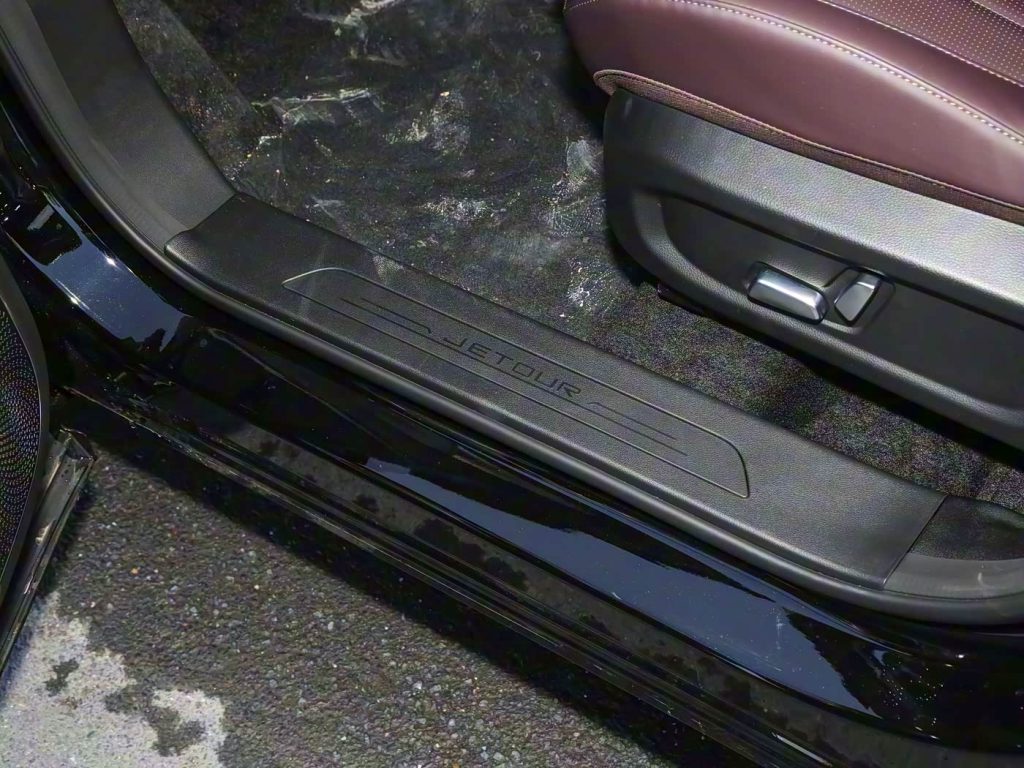 1400x1050_autohomecar__ChxpV2k-SUaAeThWAB3oyMGMErM070