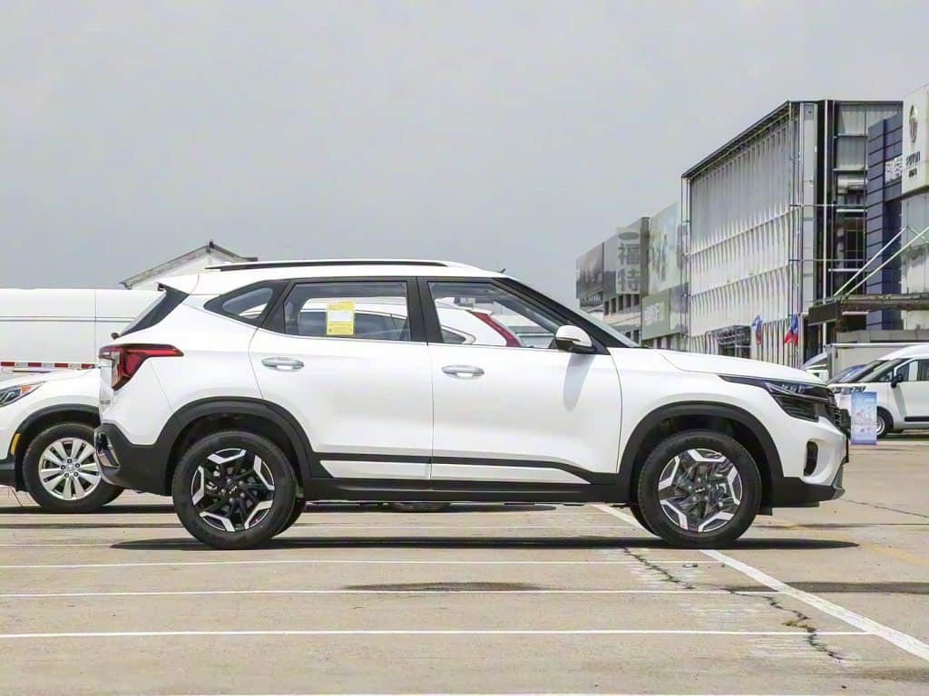 1400x1050_autohomecar__ChxpVWiQUpCAe33BABqiHM2Pxgc032