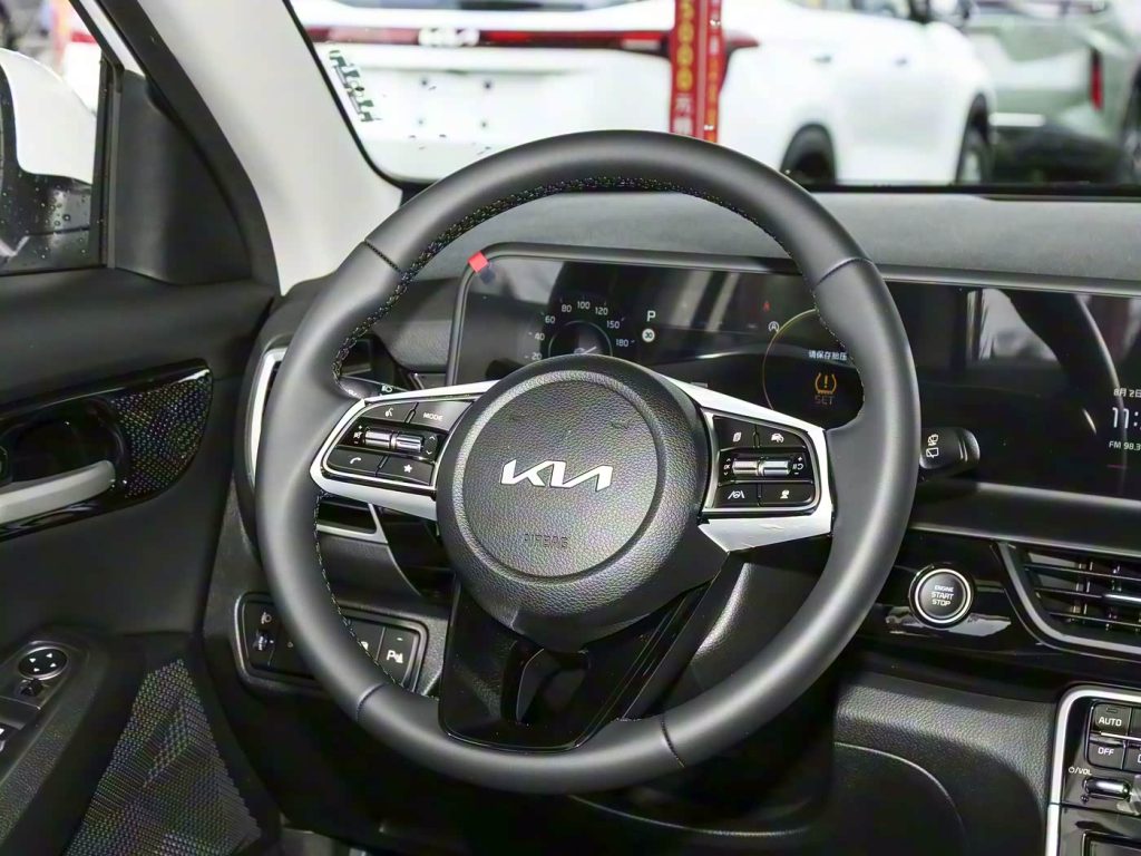 1400x1050_autohomecar__ChxpVWiQUw-Ac4PPAB6UEREdWP4367