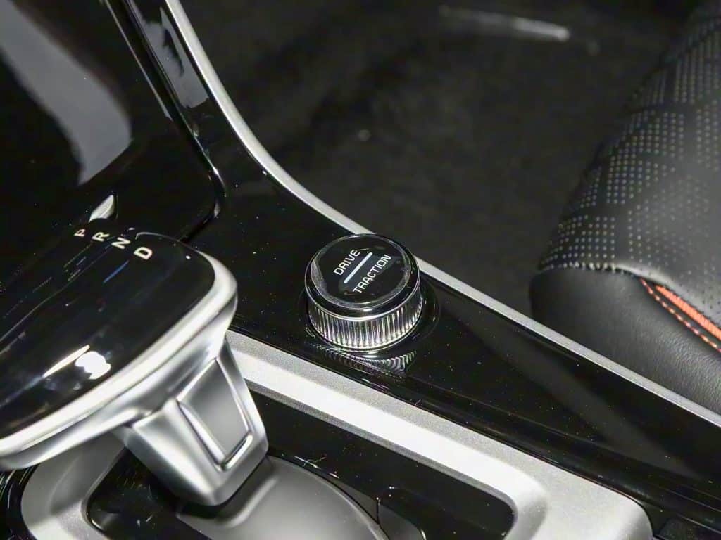1400x1050_autohomecar__ChxpVWiQUxKAfNxJABZJdm42Gyw304