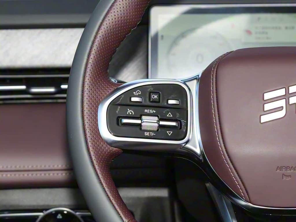 1400x1050_autohomecar__ChxpVWk-STeATblGABisIKGaFf4460