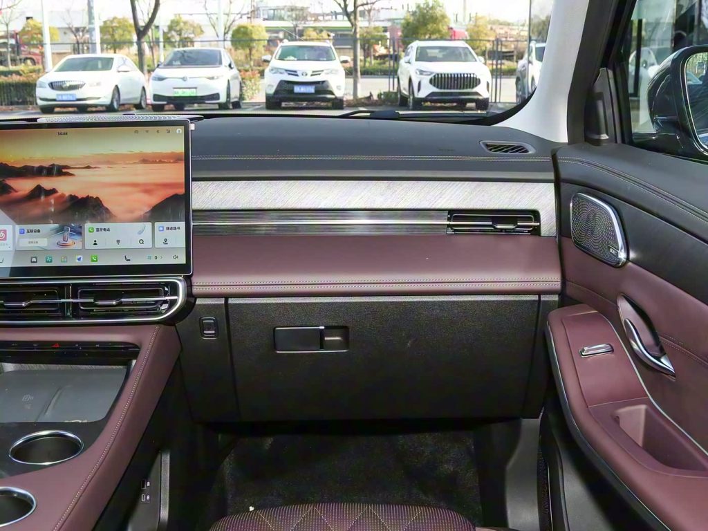 1400x1050_autohomecar__ChxpVWk-STmABiTEACsWAhdmQC0653