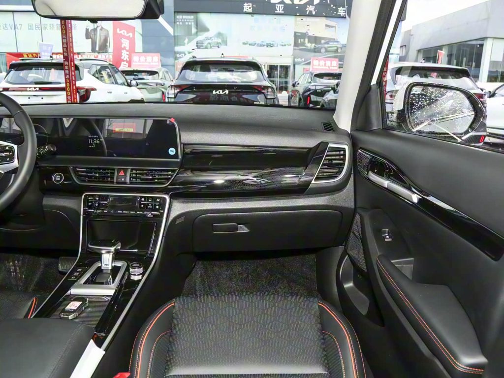 1400x1050_autohomecar__ChxpVmiQUxeAIFWKAFSVRQh5rzc166