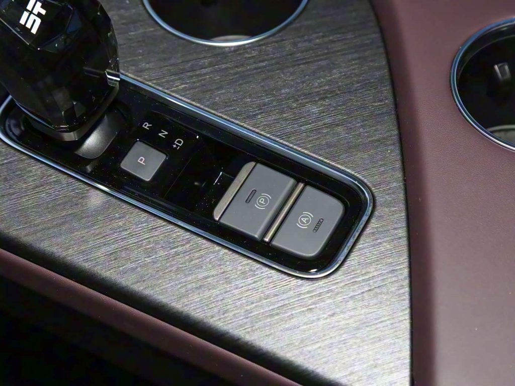 1400x1050_autohomecar__ChxpVmk-STmACzRoABtjRgYS64E561
