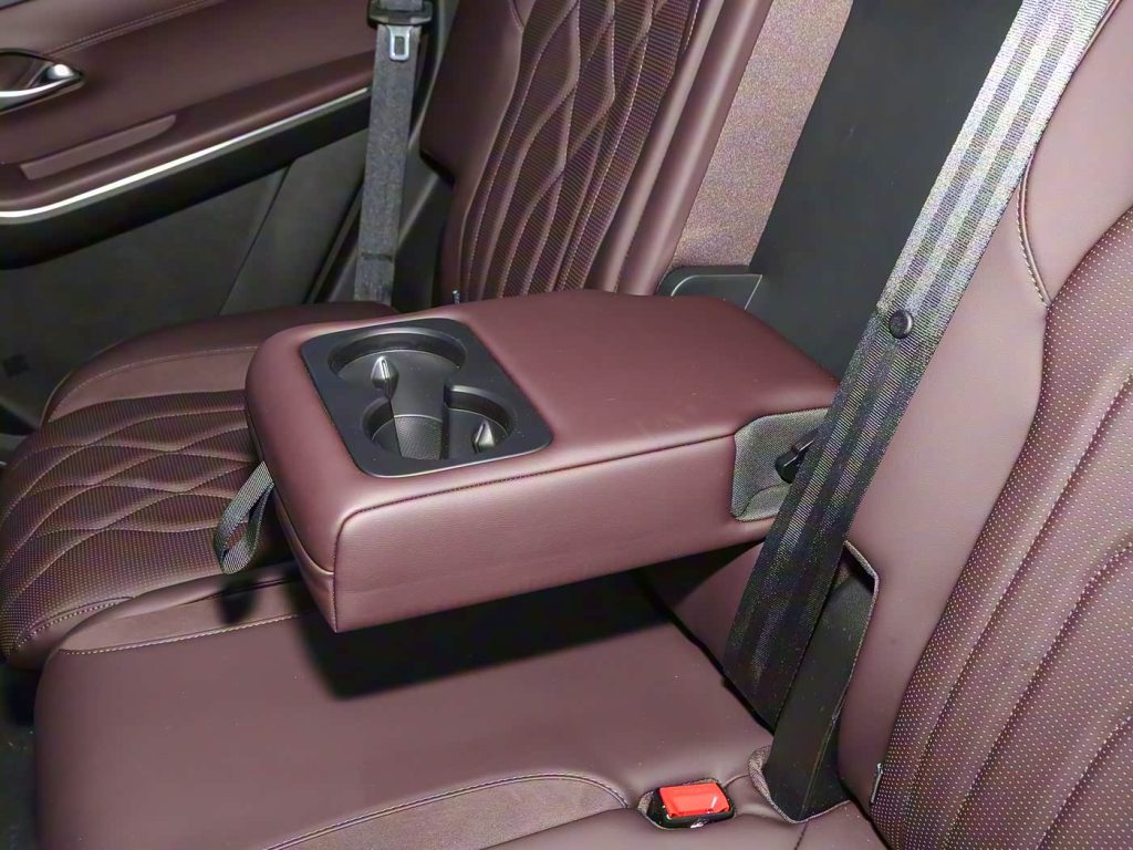 1400x1050_autohomecar__ChxpVmk-SUeAR0V3ABsN-Ur7k9I037