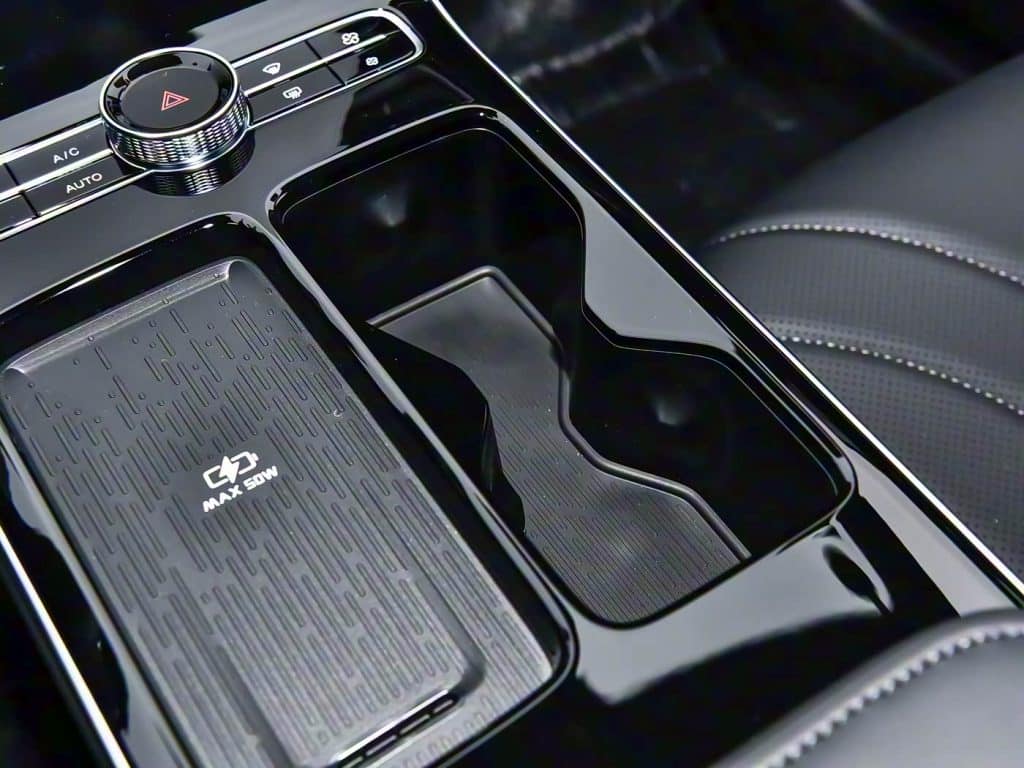1400x1050_autohomecar__ChxpVmkiyW-AWbXQABORhWp8MPs621
