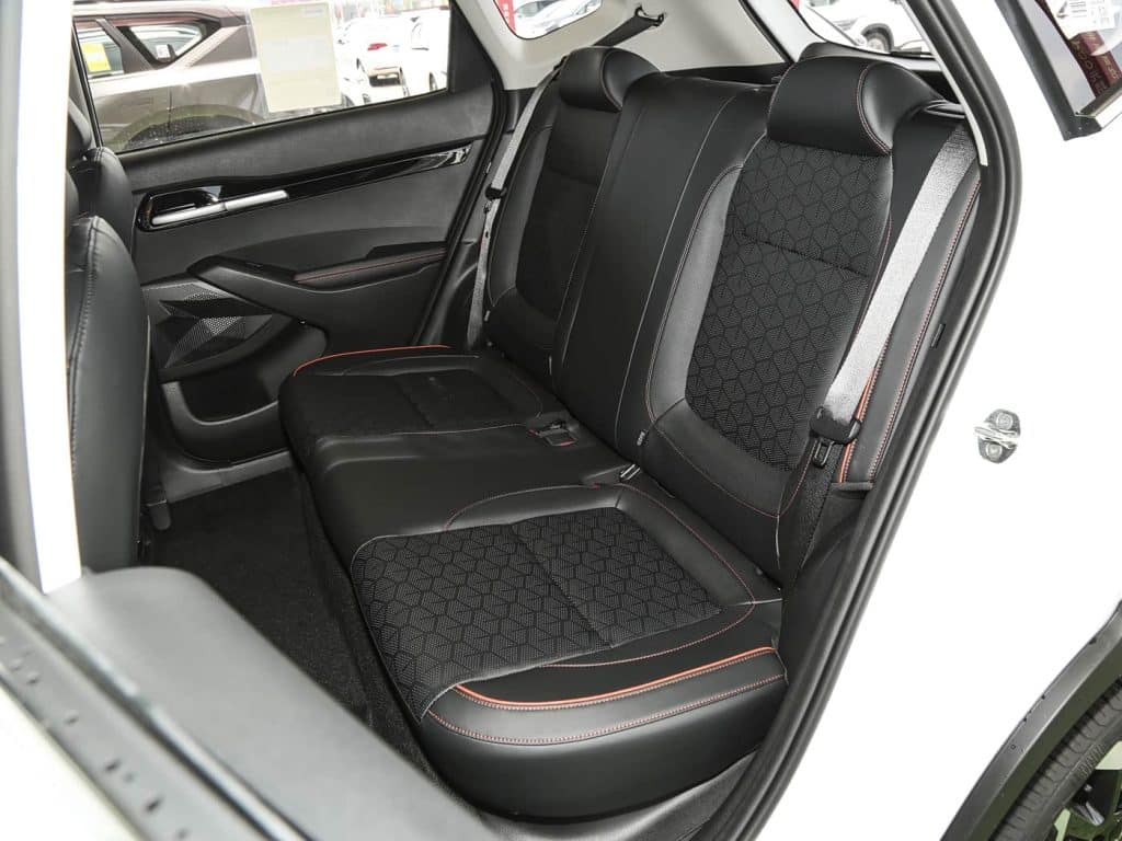 1400x1050_autohomecar__ChxpWGiQU2eAXvqtACCq9jXGql0024