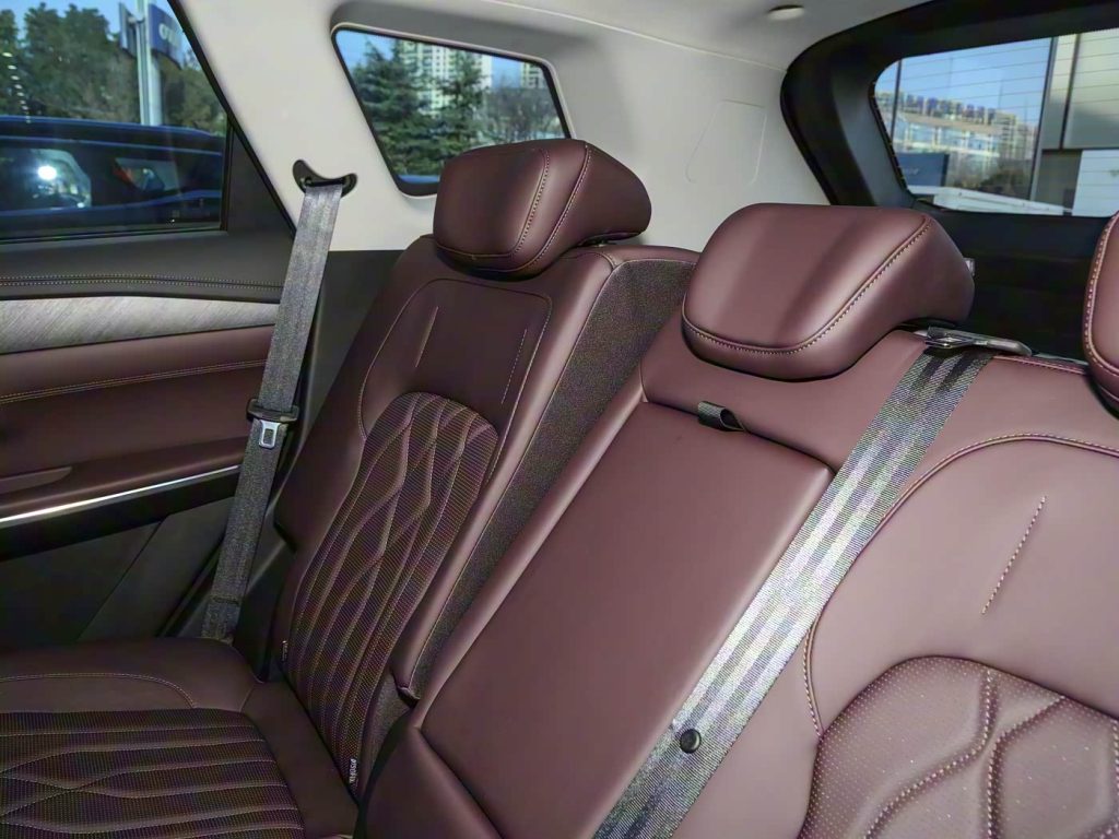 1400x1050_autohomecar__ChxpWGk-SUeAAtYtABdHblRYmfc363