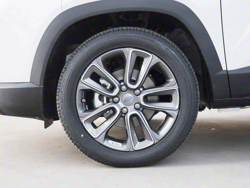 1400x1050_autohomecar__CjIFVGhl4fuAf4izABoseN5dVIE261
