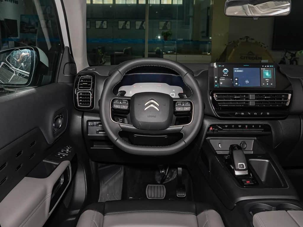 1400x1050_autohomecar__ChtliGhLtdOAexfGACAecFwFF7I615
