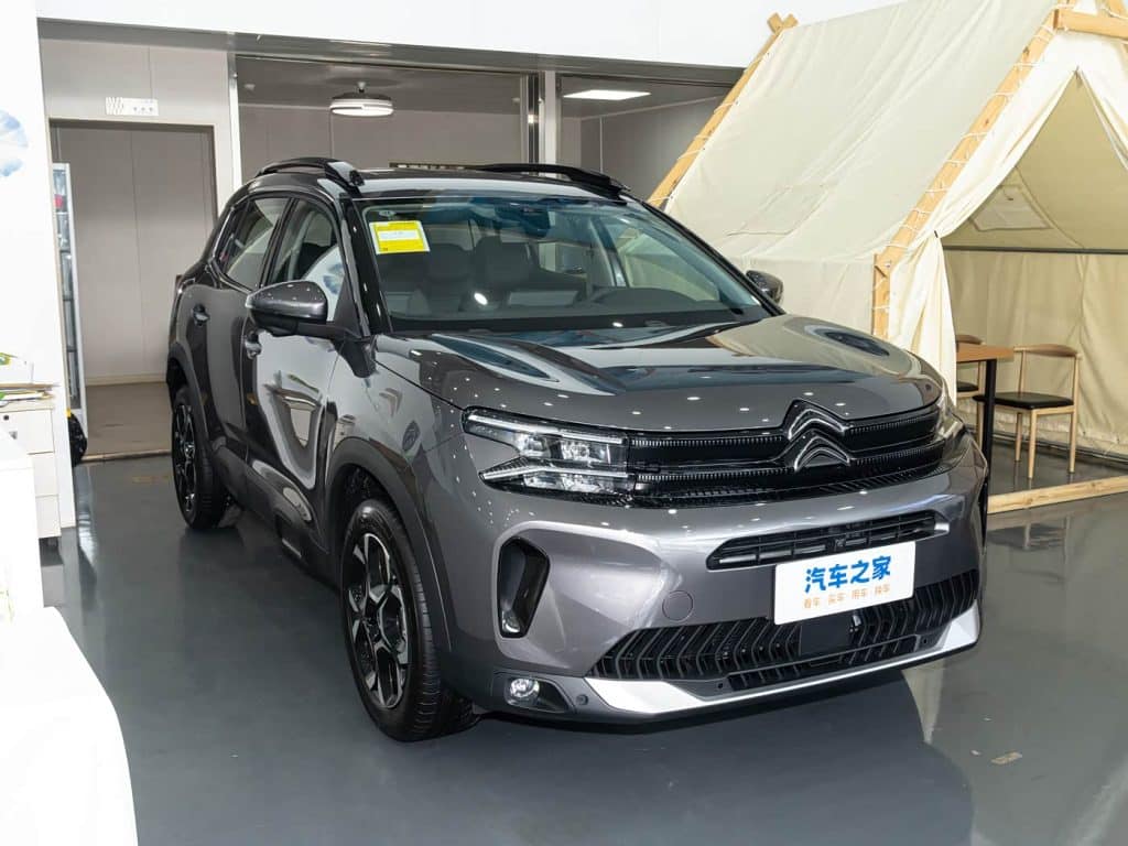 1400x1050_autohomecar__ChtlxWhL6feAW3XwACavlatU5cM650