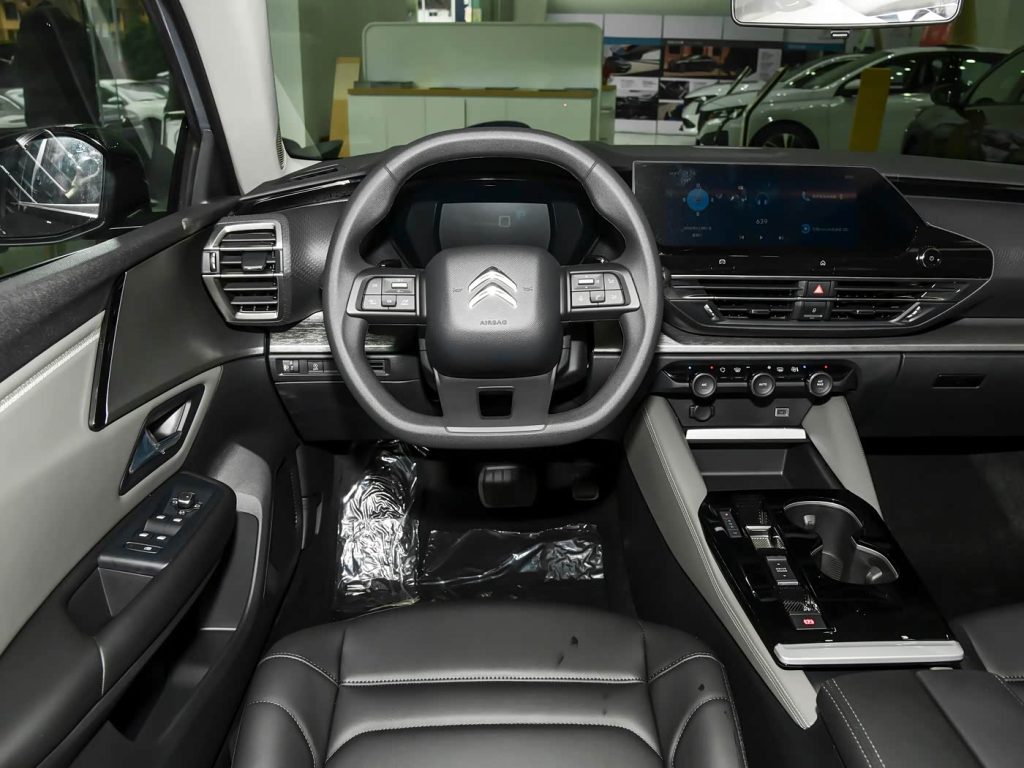1400x1050_autohomecar__ChtlyGfYDjyAPeKvABYWvrgAR_Q927