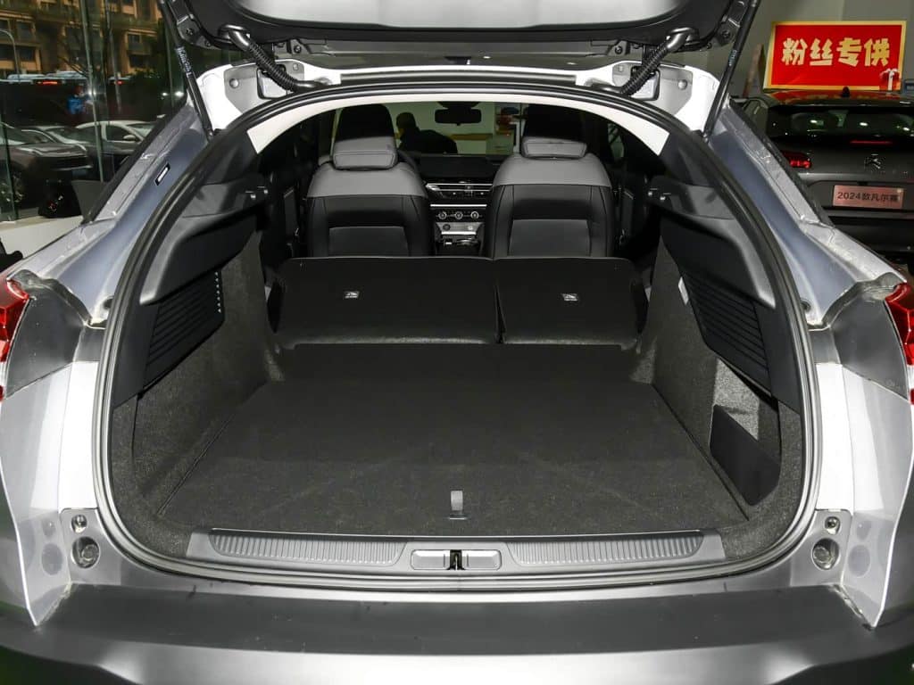 1400x1050_autohomecar__ChtlyGfYDmaAEndFABVFG0pg0HQ379
