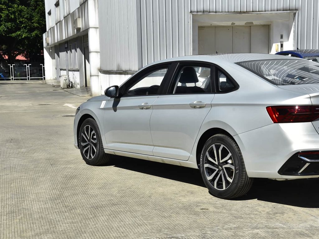 1400x1050_autohomecar__Chto52j2LF-APslhAErbNiwOfJw958