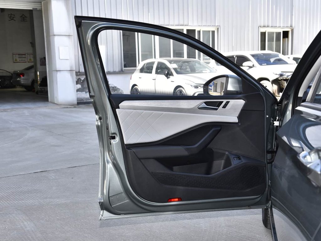 1400x1050_autohomecar__Chto52jvn2qAW4v7AEf4N38RPa4995