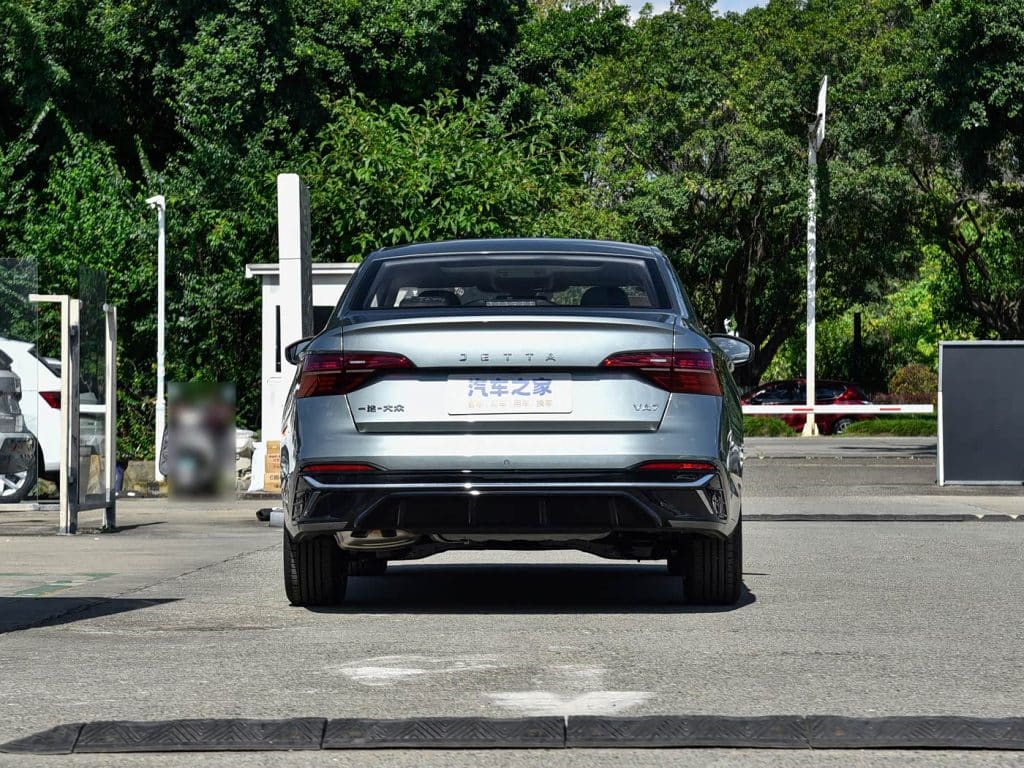 1400x1050_autohomecar__Chto52jvoYWASmS8AFRJhyF-S6g842