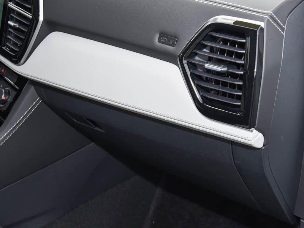 1400x1050_autohomecar__Chto52jxAwyAKssCABVUKGPcYb4033