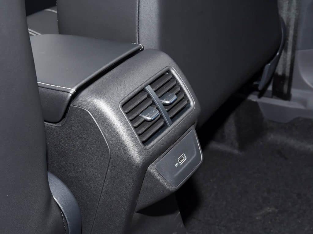 1400x1050_autohomecar__Chto52jxAxyAcoLaABlDKm8mxZA460