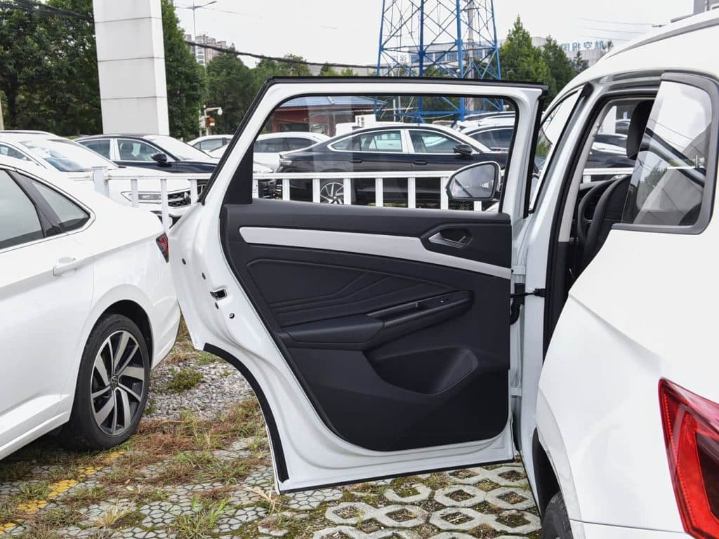 1400x1050_autohomecar__Chto52jxAyCAN5qyABq-hyj8P6U359