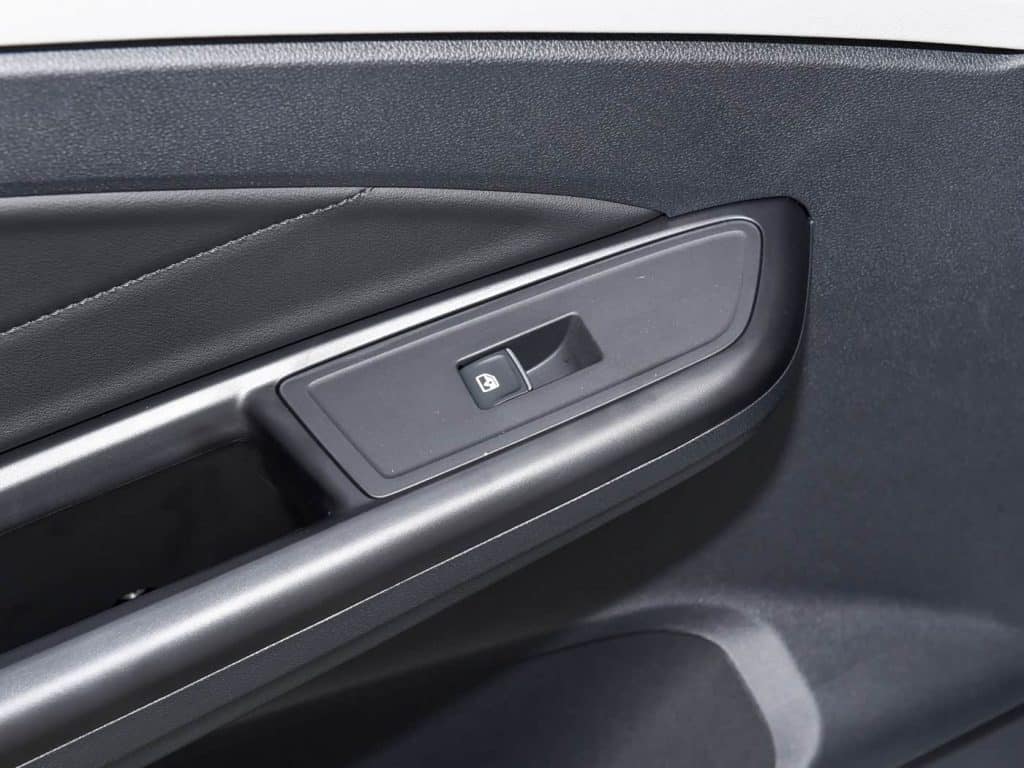 1400x1050_autohomecar__Chto52jxAyCAbiqpABrNS90vhh4419