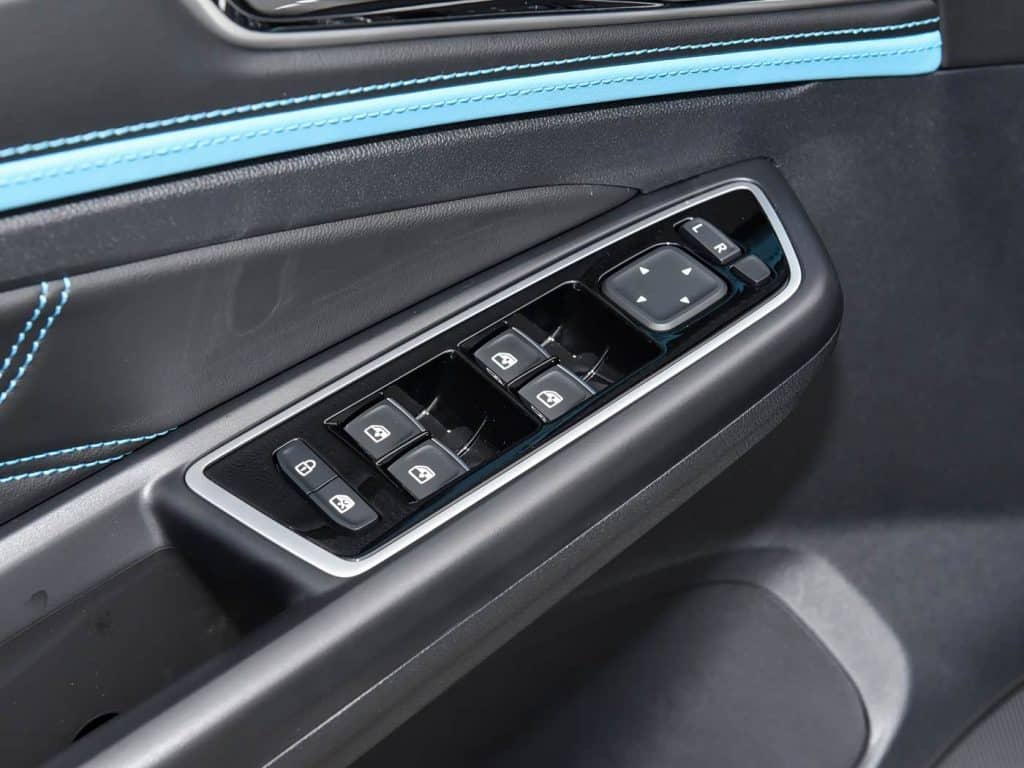 1400x1050_autohomecar__Chto52kUf8uAOux7ACgrNMHCbqs569