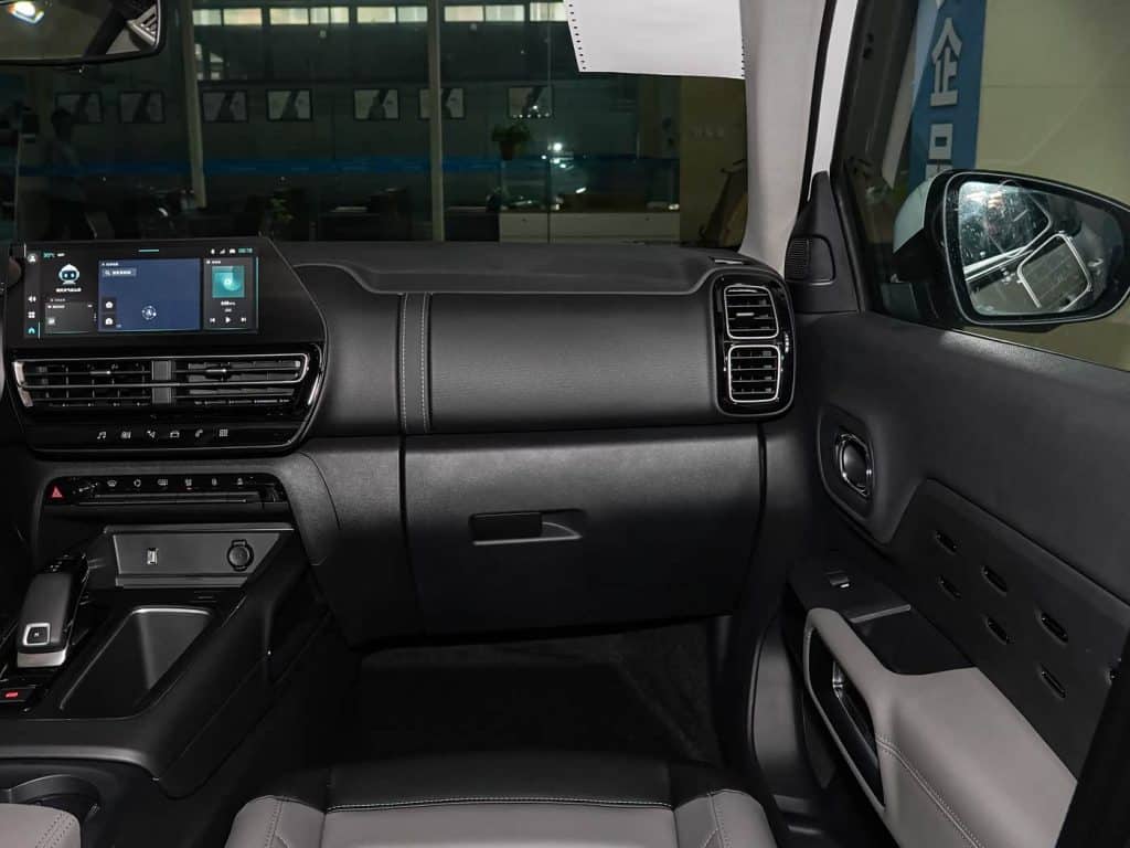 1400x1050_autohomecar__ChxkmWhLtfqAcOdIAB-_aRwLcP0318