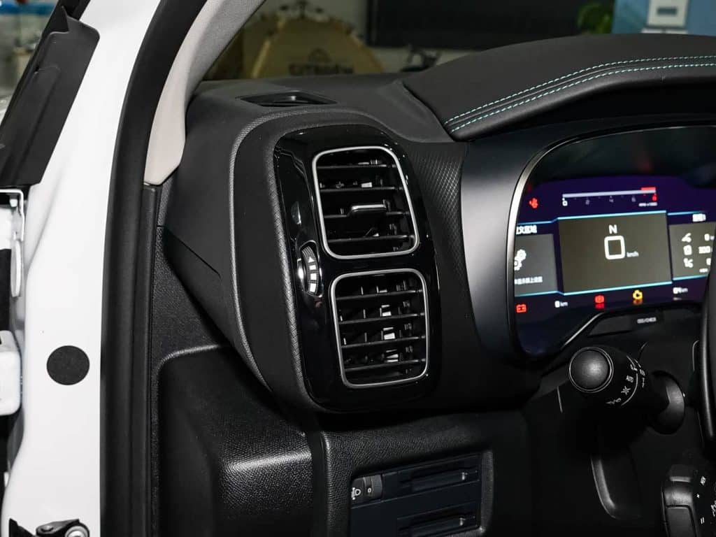 1400x1050_autohomecar__ChxkmmhLtgiAeKkmAC2ElsUTQeg624