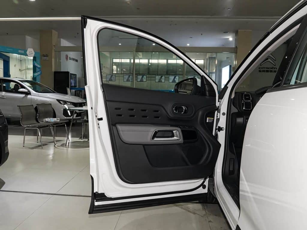 1400x1050_autohomecar__ChxkqWhLtmeAD4wpAC4ejCna20w369