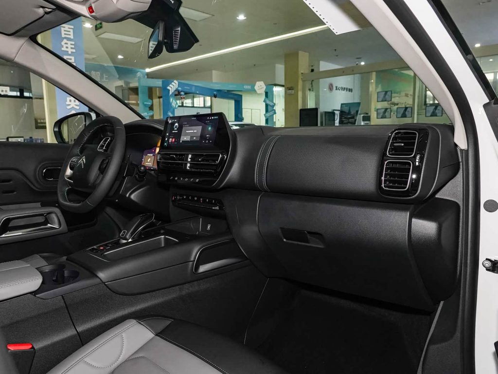 1400x1050_autohomecar__ChxkqWhLtoeAQB3hACklBV8zqtI871